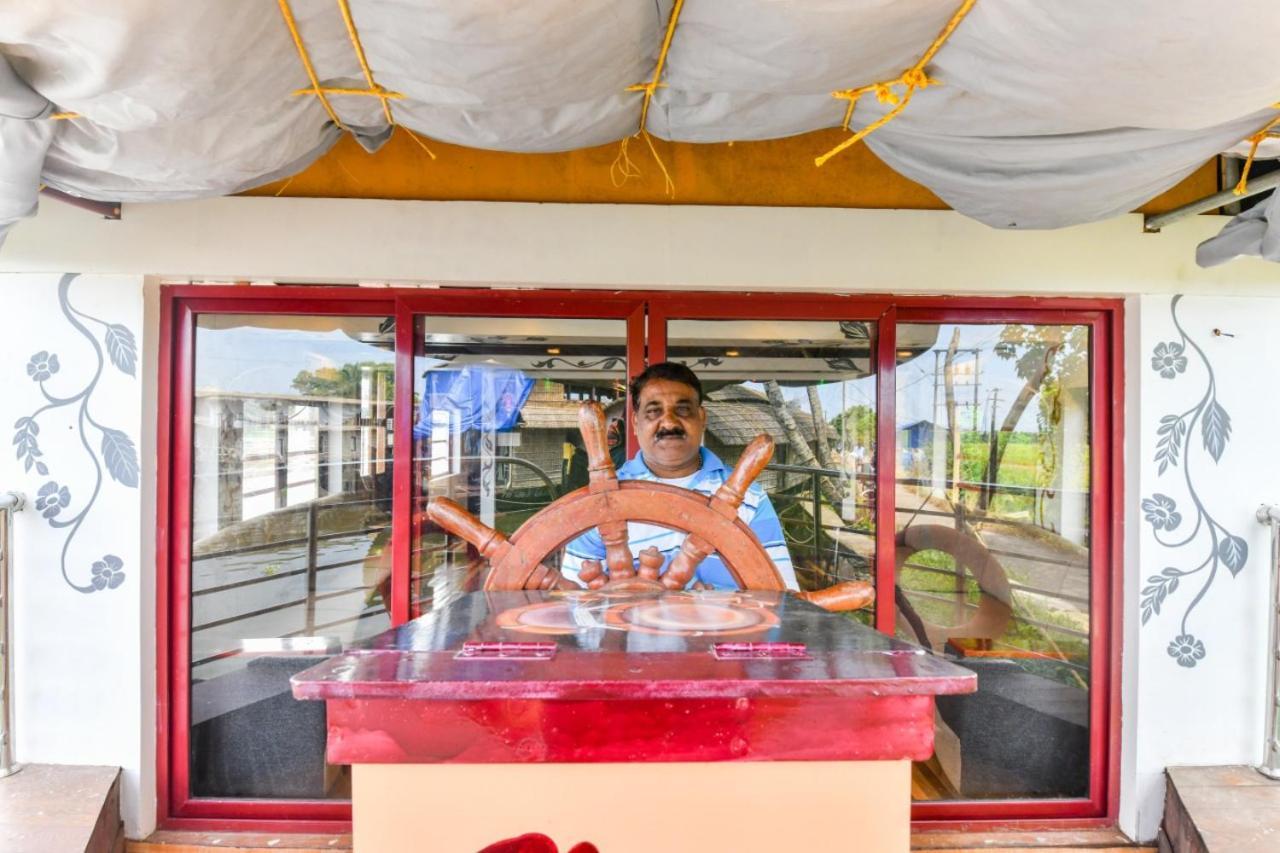 Friends Cruise, Nightstay Houseboat Alappuzha Bagian luar foto