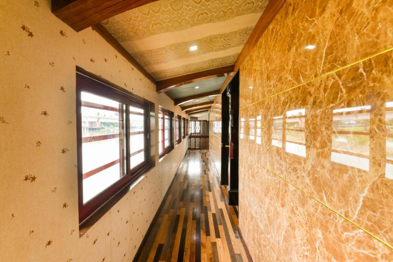 Friends Cruise, Nightstay Houseboat Alappuzha Bagian luar foto