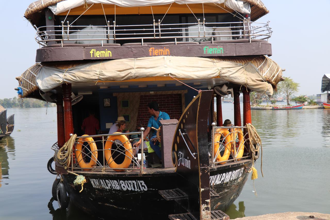 Friends Cruise, Nightstay Houseboat Alappuzha Bagian luar foto