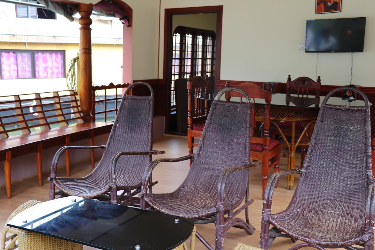 Friends Cruise, Nightstay Houseboat Alappuzha Bagian luar foto