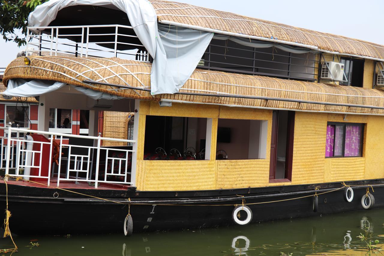 Friends Cruise, Nightstay Houseboat Alappuzha Bagian luar foto