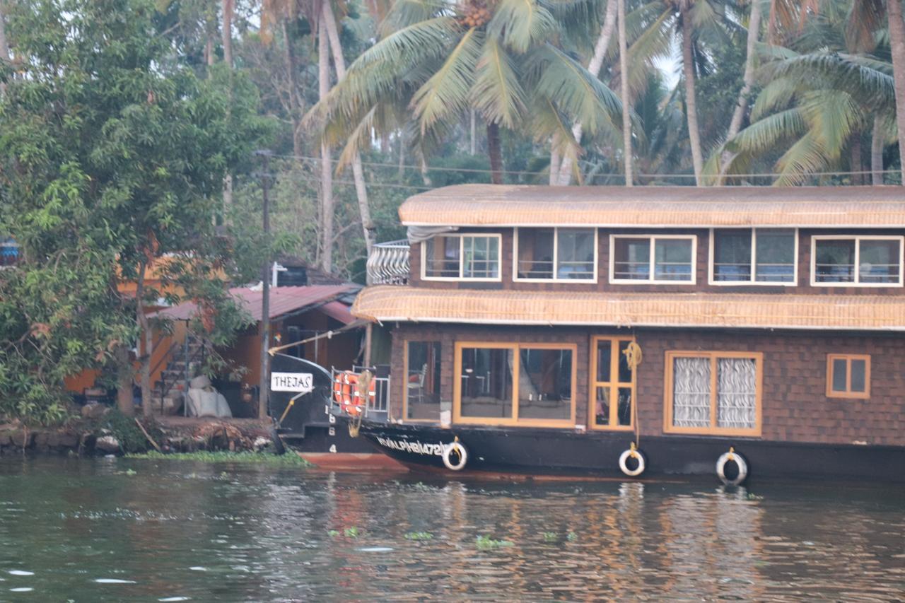 Friends Cruise, Nightstay Houseboat Alappuzha Bagian luar foto