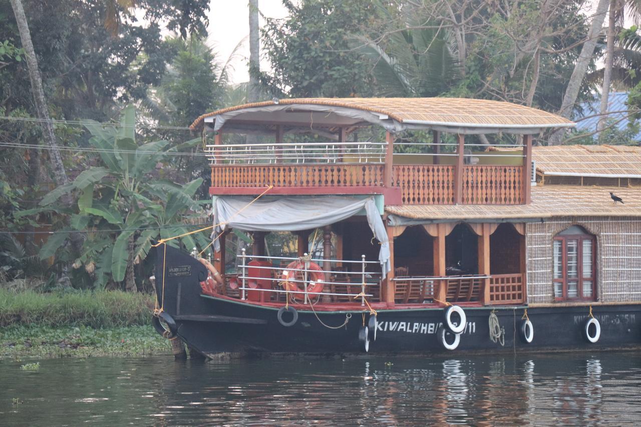 Friends Cruise, Nightstay Houseboat Alappuzha Bagian luar foto