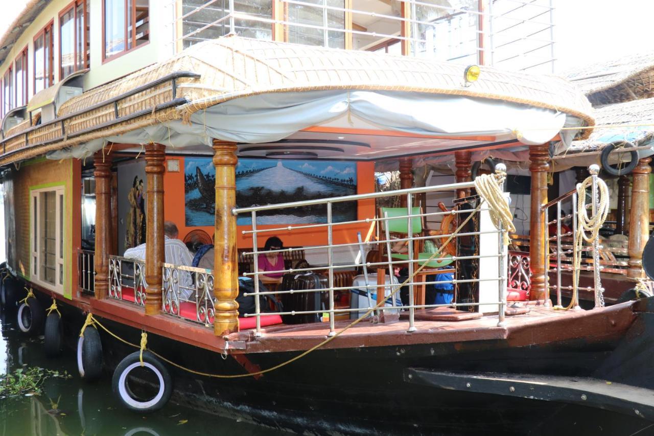 Friends Cruise, Nightstay Houseboat Alappuzha Bagian luar foto