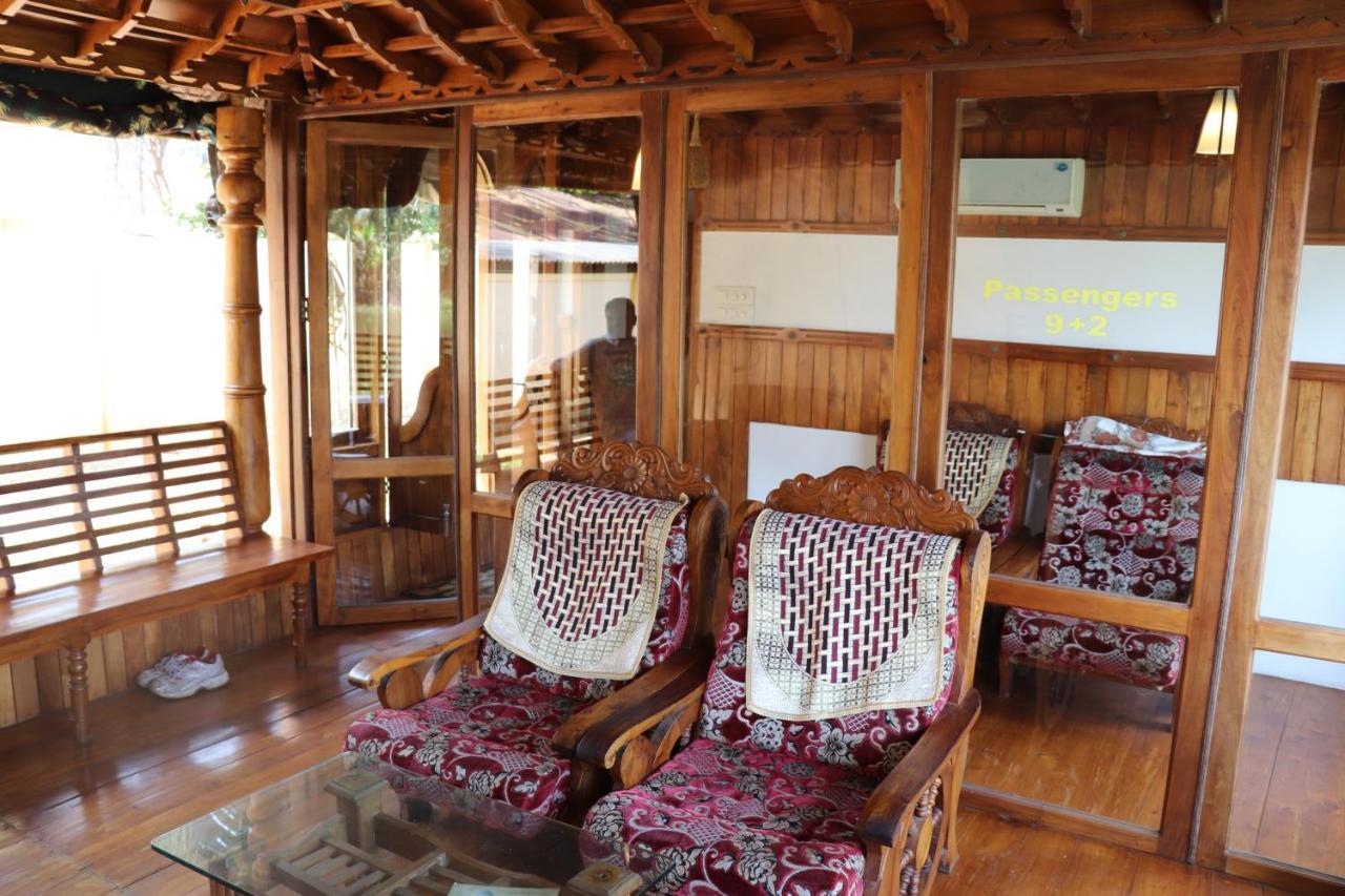 Friends Cruise, Nightstay Houseboat Alappuzha Bagian luar foto