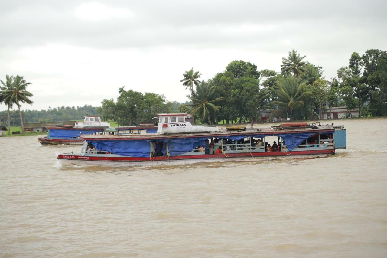 Friends Cruise, Nightstay Houseboat Alappuzha Bagian luar foto