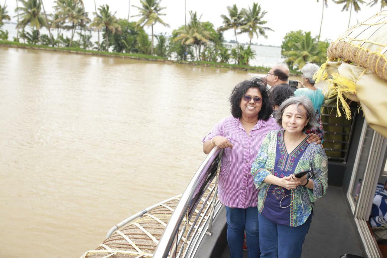 Friends Cruise, Nightstay Houseboat Alappuzha Bagian luar foto